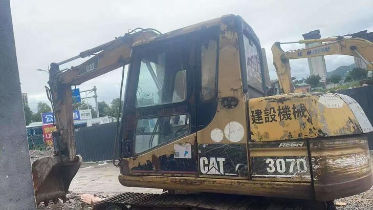 Buy Caterpillar 307B Used Excavator / 1