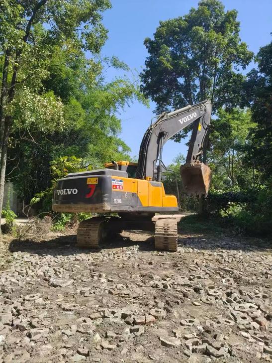 Buy Volvo EC210B Used Excavator / 1