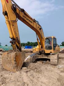Buy Hyundai R200-5 Used Excavator / 2 Buy Hyundai R200-5 Used Excavator / 2