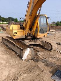 Buy Hyundai R200-5 Used Excavator / 4 Buy Hyundai R200-5 Used Excavator / 4