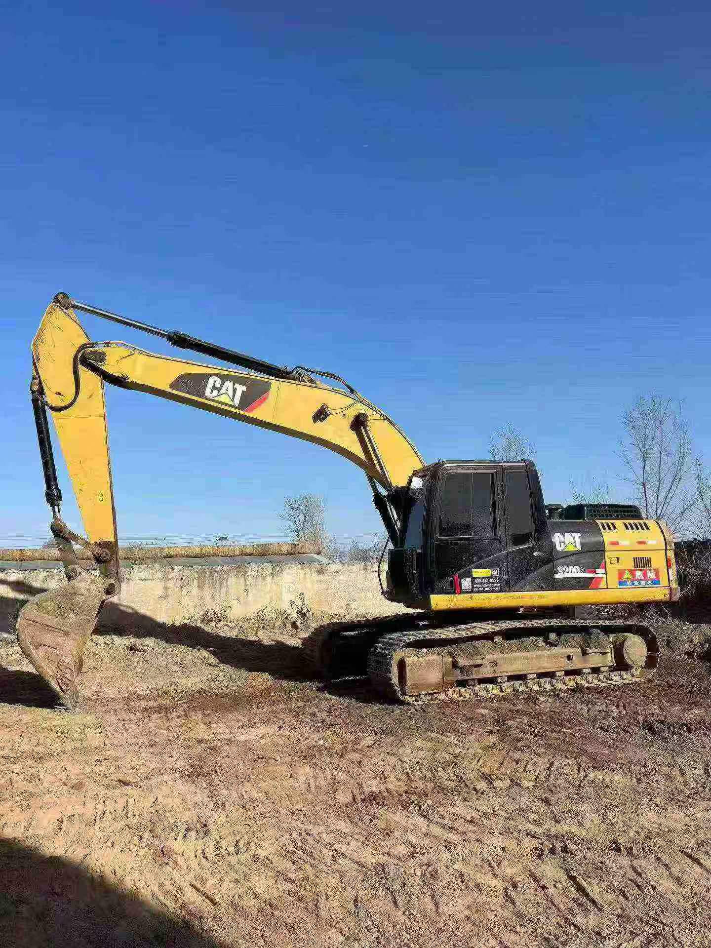 Buy Caterpillar 320D2GC Used Excavator / 1