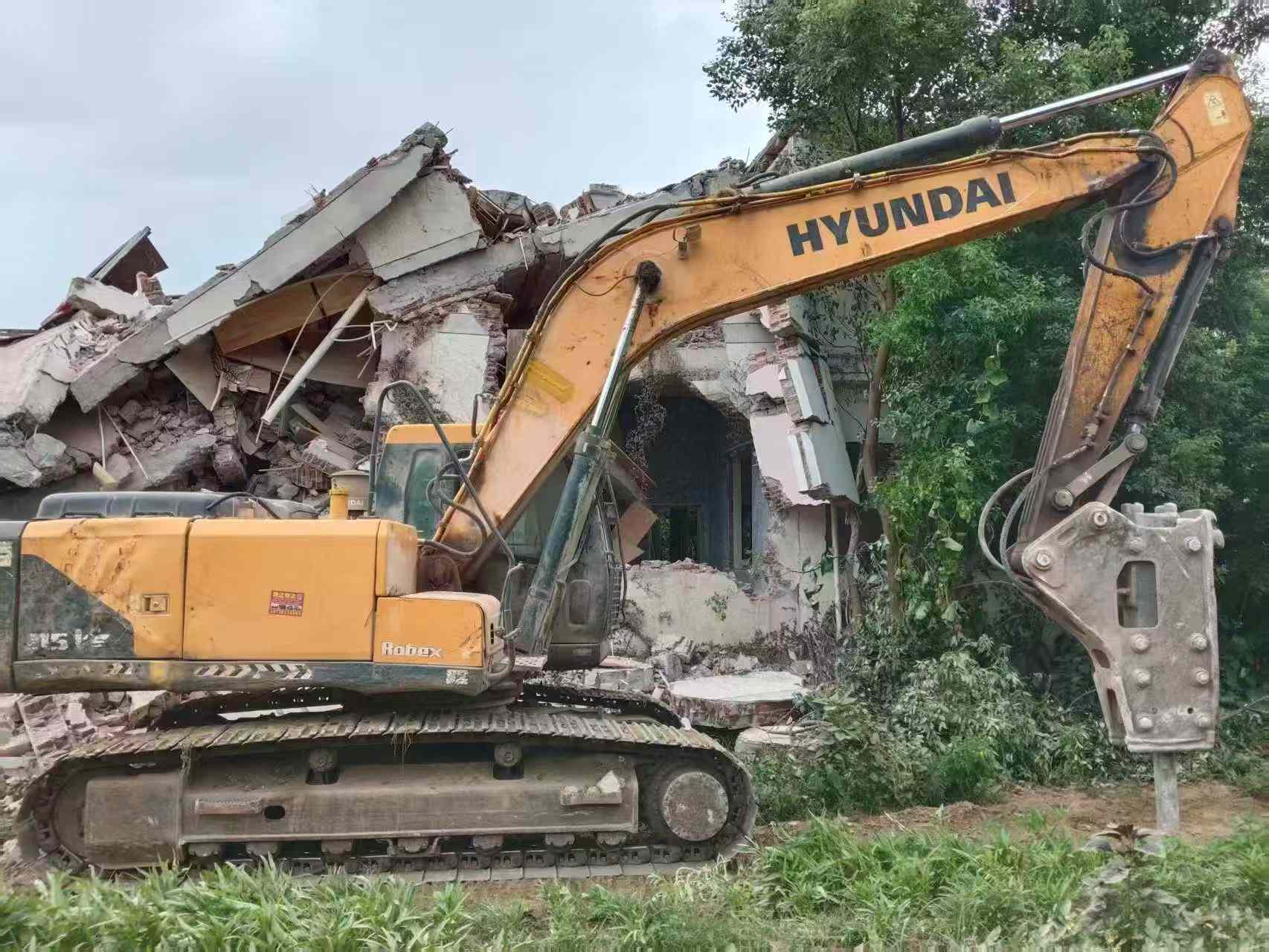 Buy Hyundai R215-7 Used Excavator / 3 Buy Hyundai R215-7 Used Excavator / 3