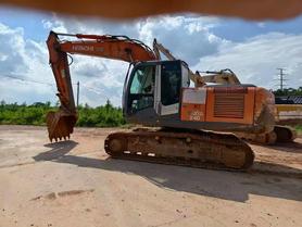Buy Hitachi EX200-3 Used Excavator / 4 Buy Hitachi EX200-3 Used Excavator / 4