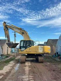Buy Komatsu PC200-7 Used Excavator / 4 Buy Komatsu PC200-7 Used Excavator / 4