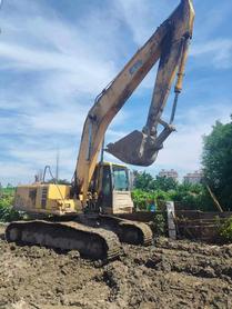 Buy Komatsu PC200 Used Excavator / 2 Buy Komatsu PC200 Used Excavator / 2