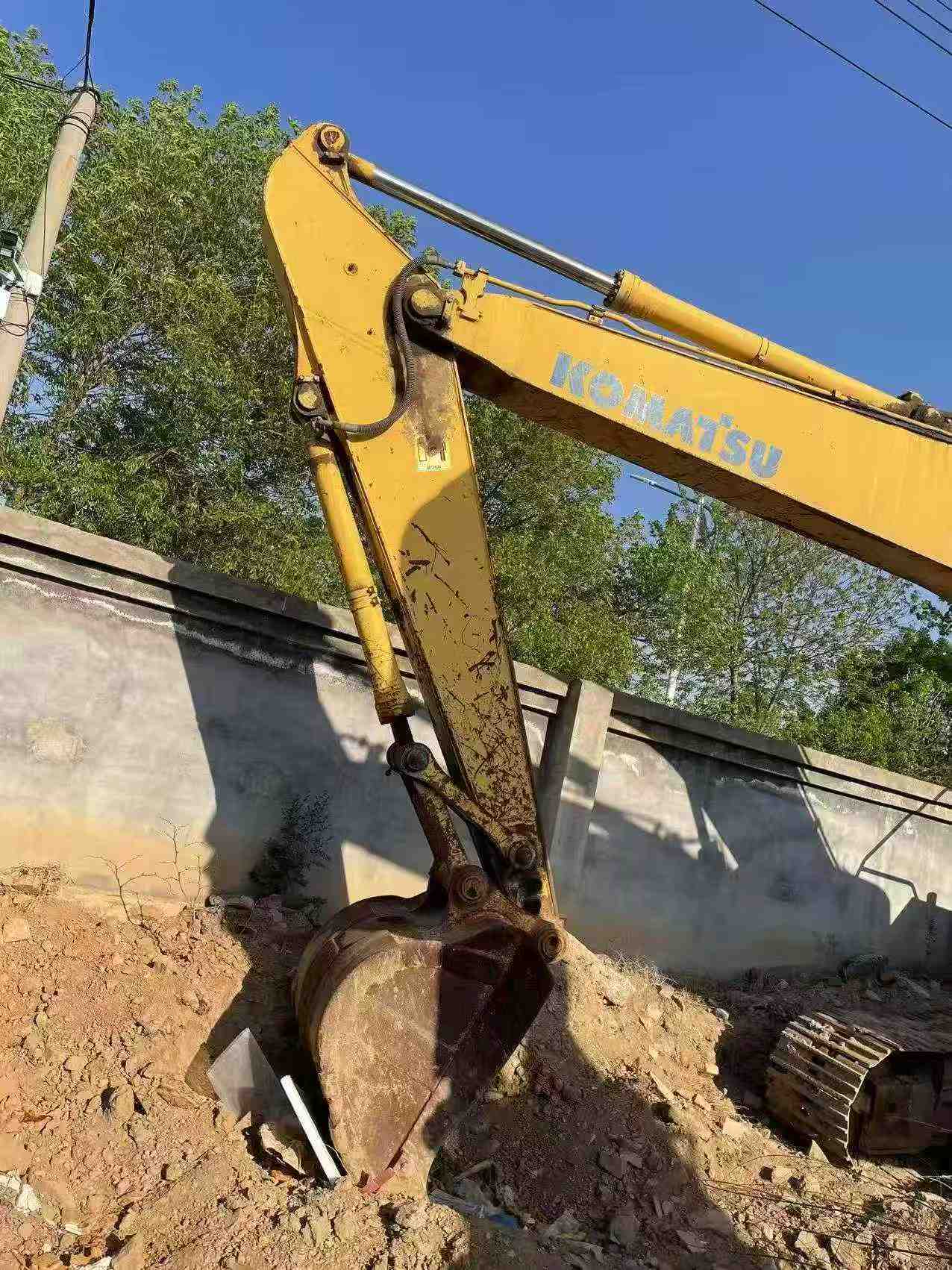 Buy Komatsu PC200-7 Used Excavator / 6 Buy Komatsu PC200-7 Used Excavator / 6