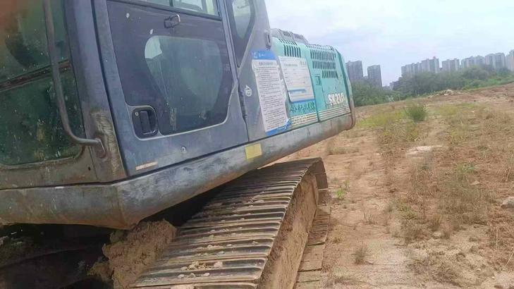 Buy Kobelco SK210 Used Excavator / 1