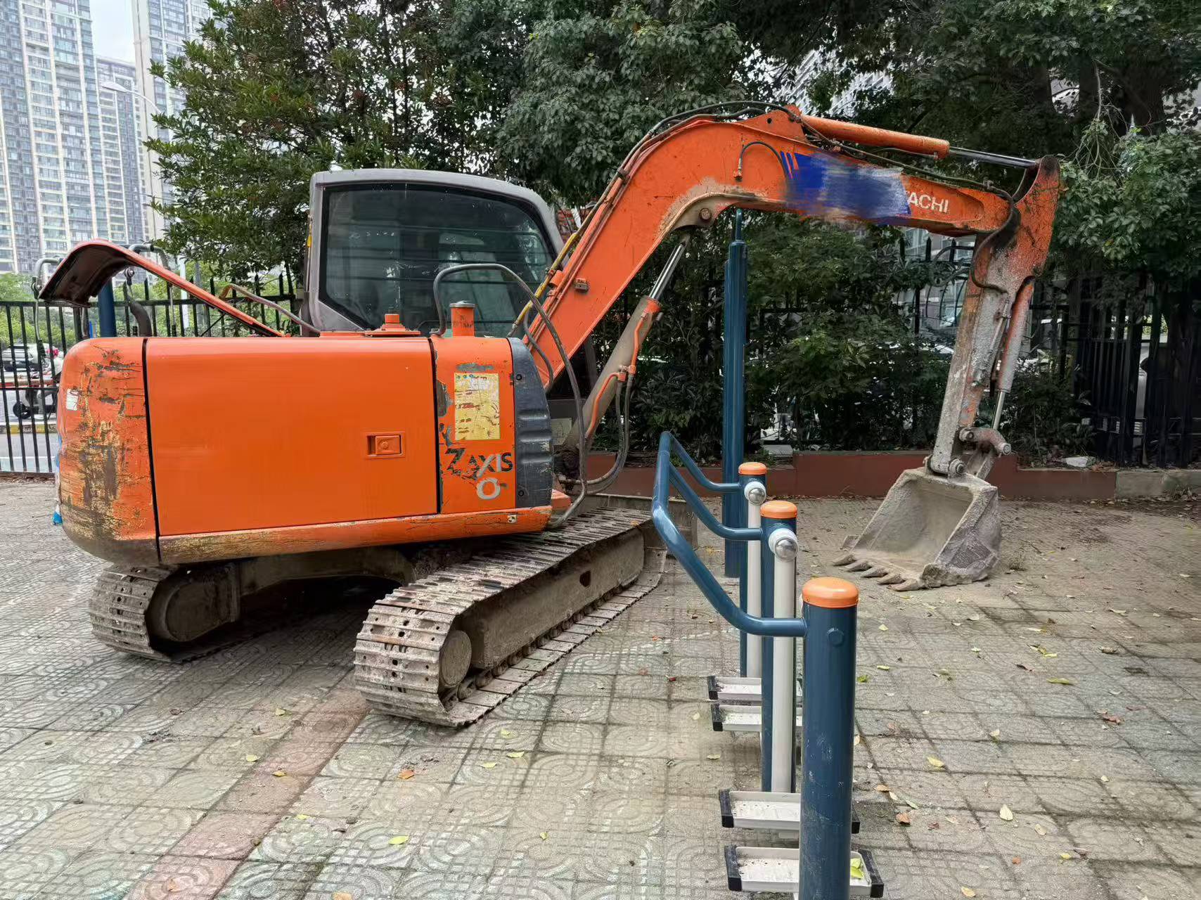 Buy Hitachi ZX60 Used Excavator / 3 Buy Hitachi ZX60 Used Excavator / 3