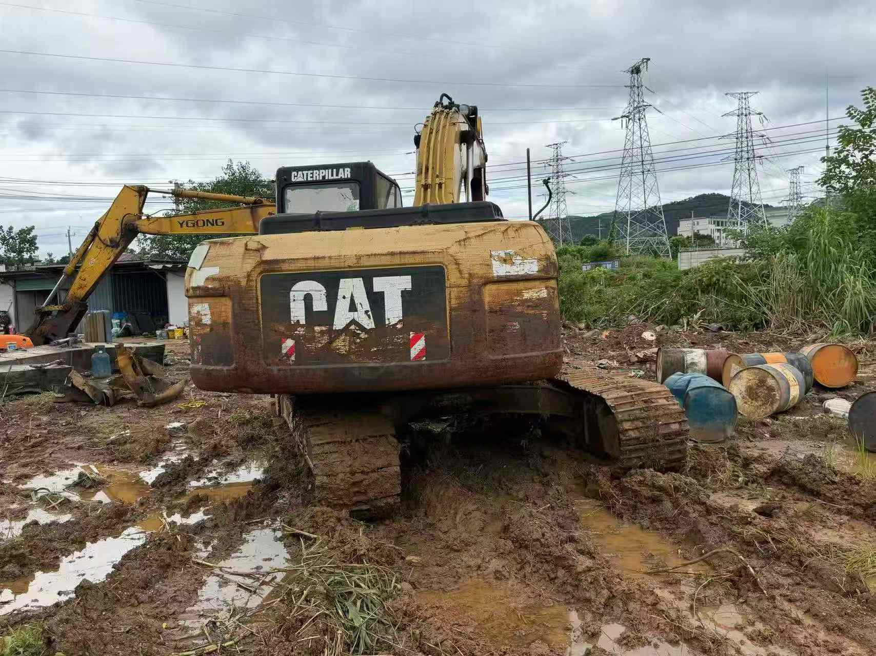 Buy Caterpillar 320D Used Excavator / 2 Buy Caterpillar 320D Used Excavator / 2