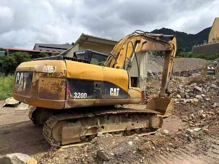 Buy Caterpillar 320D Used Excavator / 1
