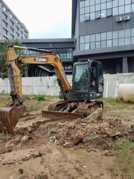 Buy XCMG XE60 Used Excavator / 1