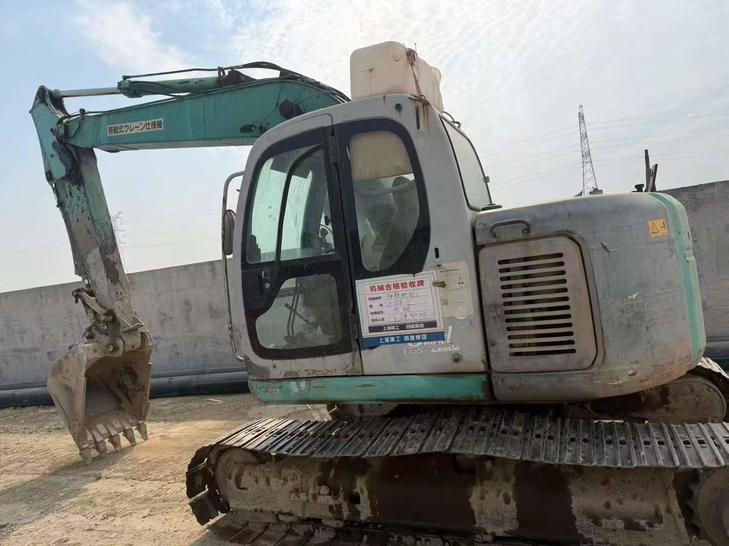 Buy Kobelco SK135SR Used Excavator / 1