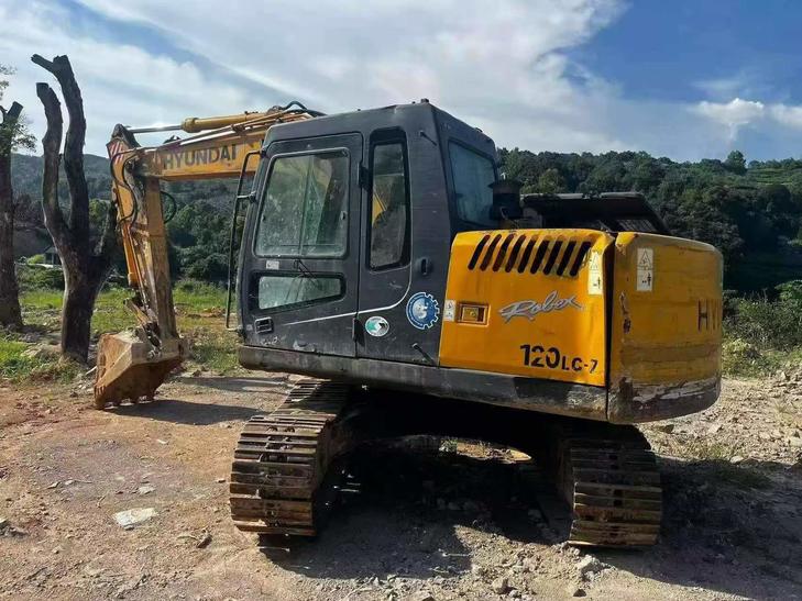 Buy Hyundai R110-7 Used Excavator / 1
