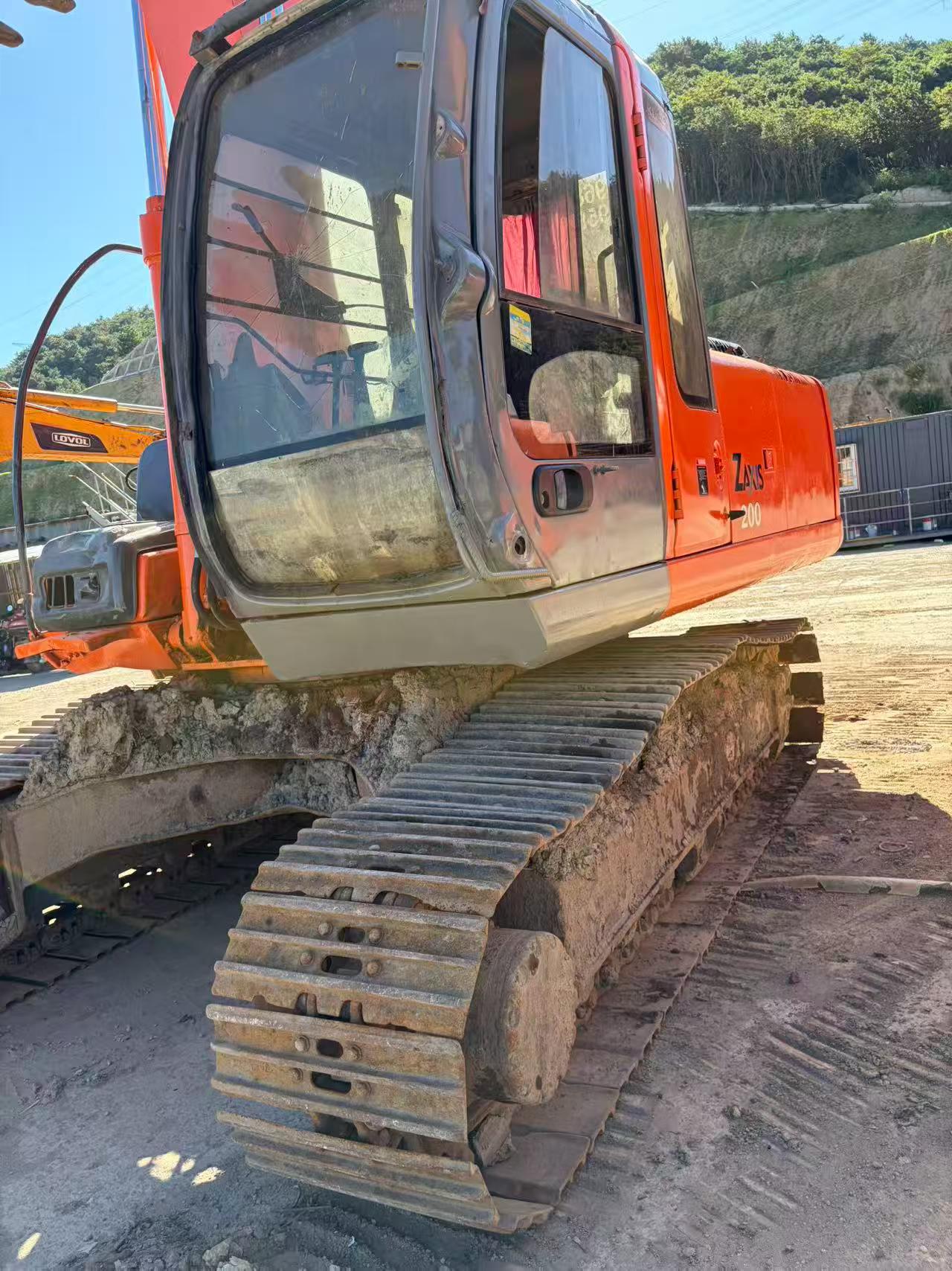 Buy Hitachi ZX200-6 Used Excavator / 1