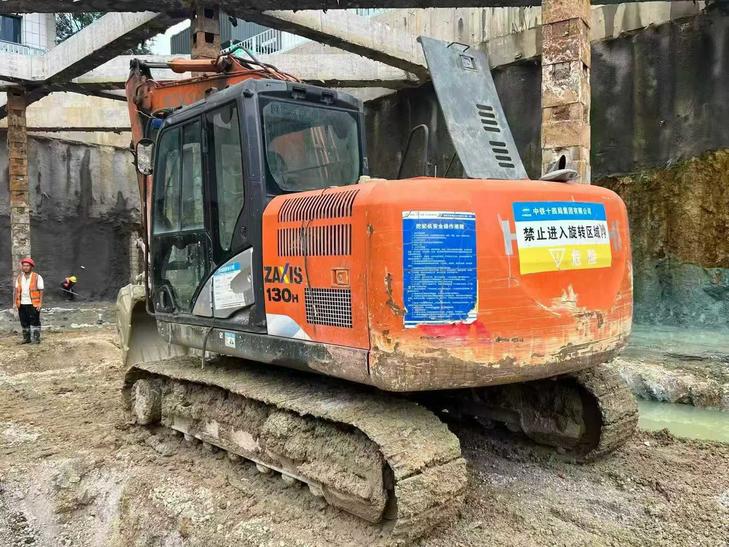 Buy Hitachi ZX130-5A Used Excavator / 1