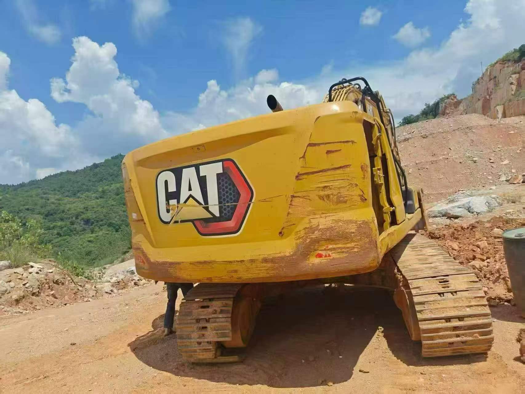 Buy Caterpillar 323 Used Excavator / 2 Buy Caterpillar 323 Used Excavator / 2