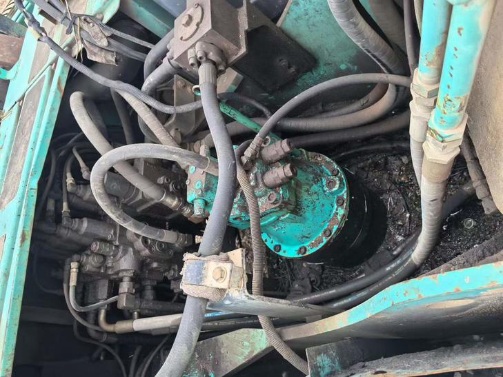 Buy Kobelco SK200LC Used Excavator / 1