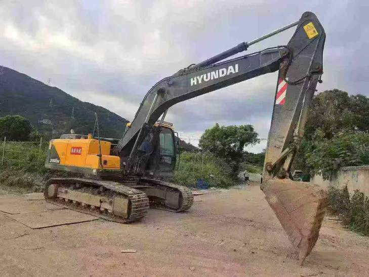 Buy Hyundai R215VS Used Excavator / 1