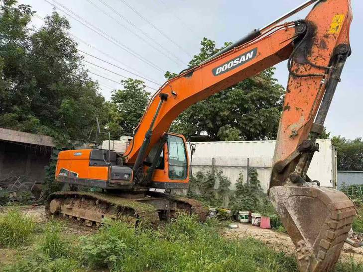 Buy Doosan DH215-7 Used Excavator / 1