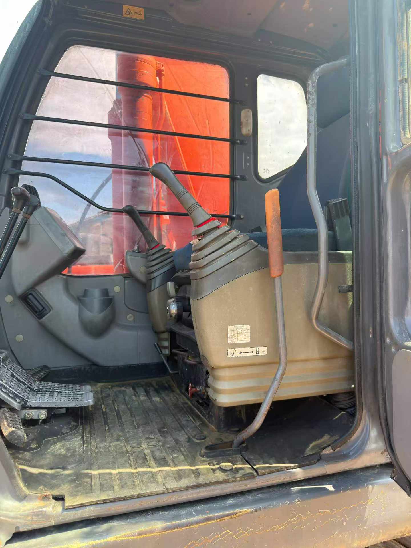 Buy Hitachi ZX200-3G Used Excavator / 5 Buy Hitachi ZX200-3G Used Excavator / 5