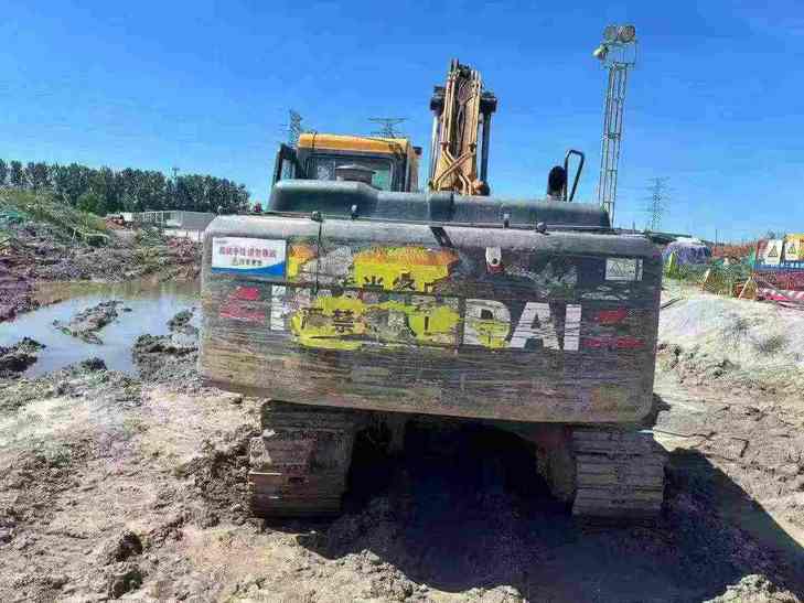 Buy Hyundai R215VS Used Excavator / 1