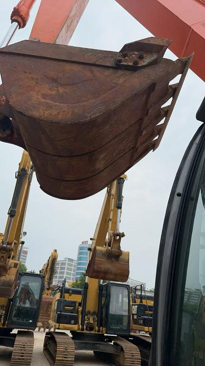 Buy Hitachi ZX120 Used Excavator / 1