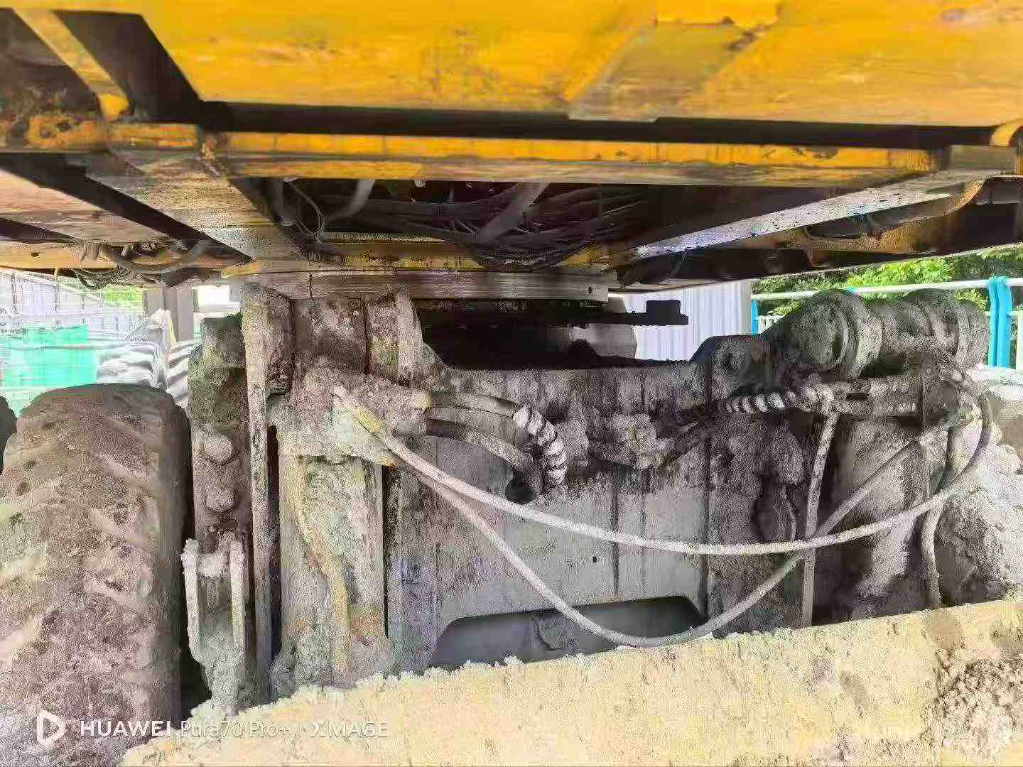 Buy Hyundai R210W Used Excavator / 1