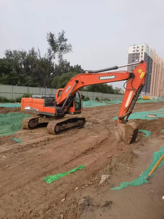 Buy Doosan DX215-9C Used Excavator / 1
