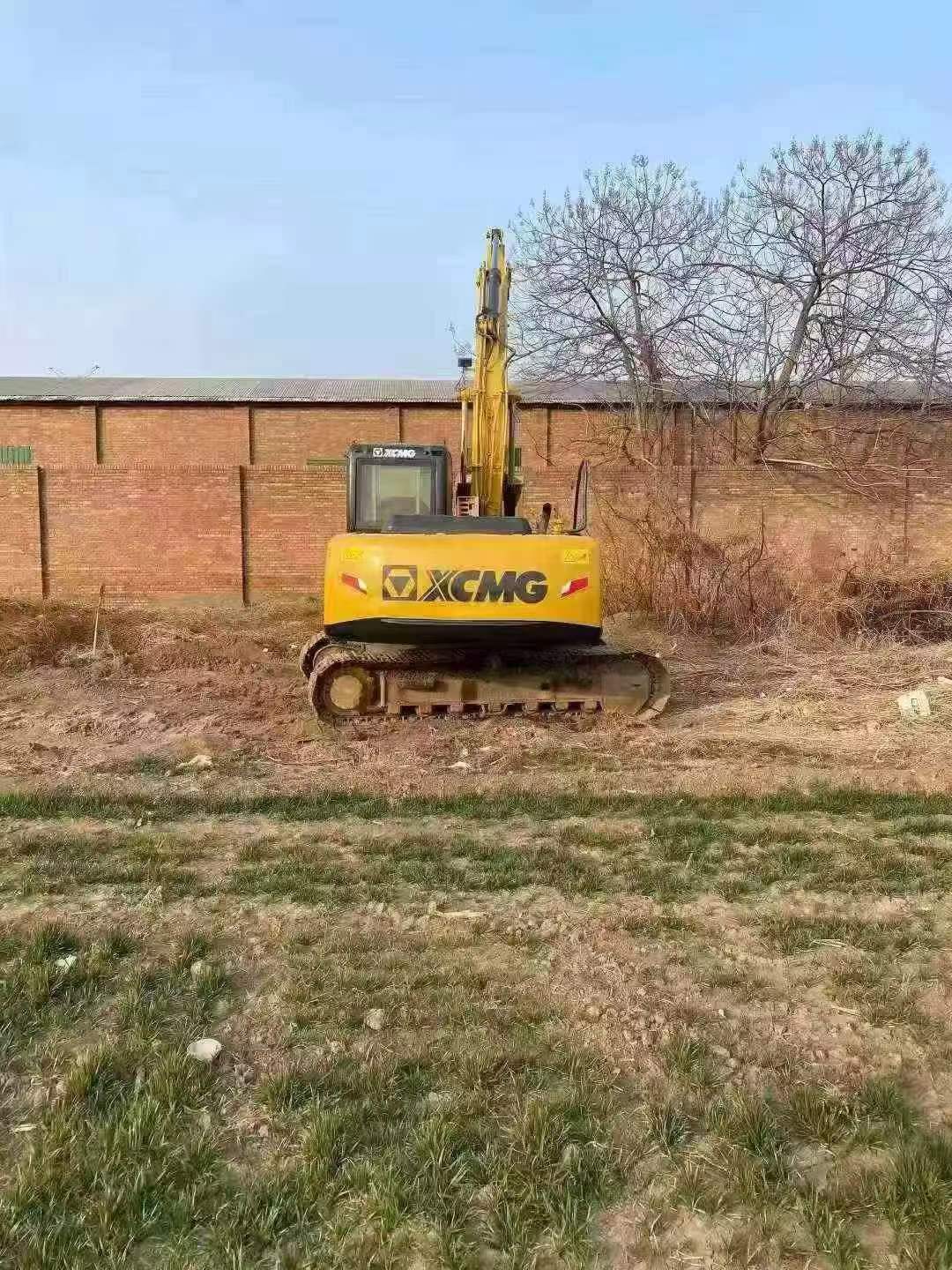 Buy XCMG XE150 Used Excavator / 1