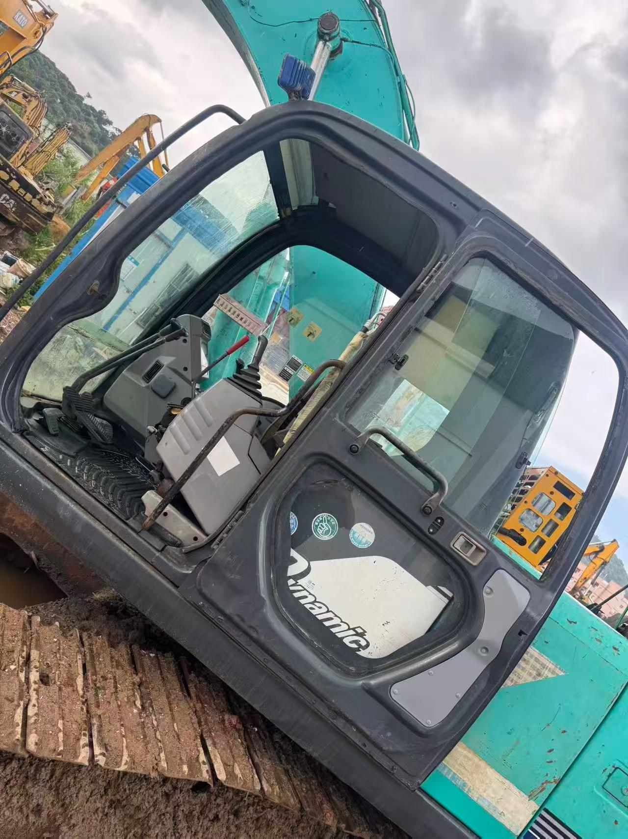 Buy Kobelco SK200-10 Used Excavator / 3 Buy Kobelco SK200-10 Used Excavator / 3
