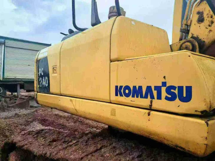Buy Komatsu PC210 Used Excavator / 1