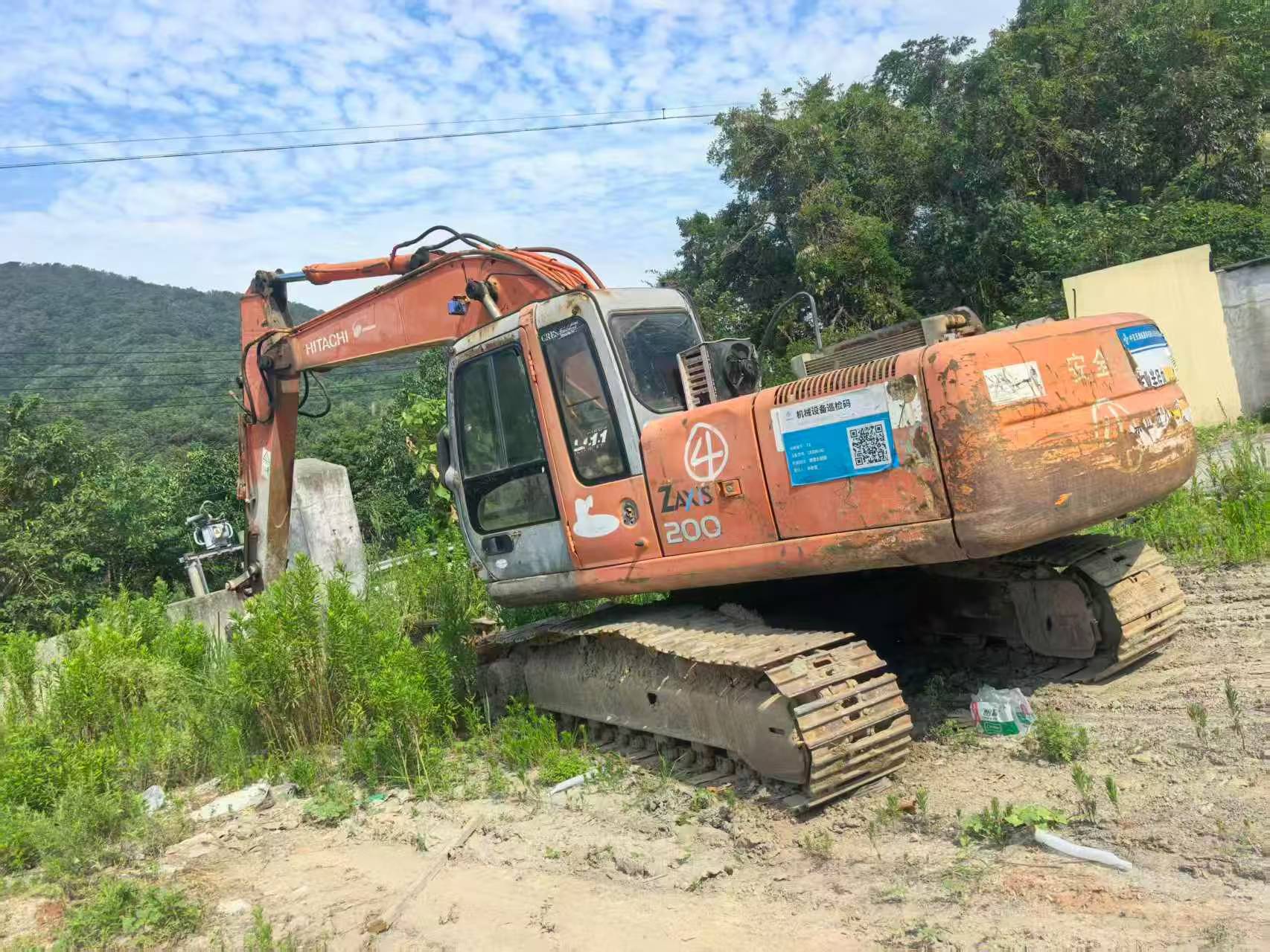 Buy Hitachi ZX200-6 Used Excavator / 1