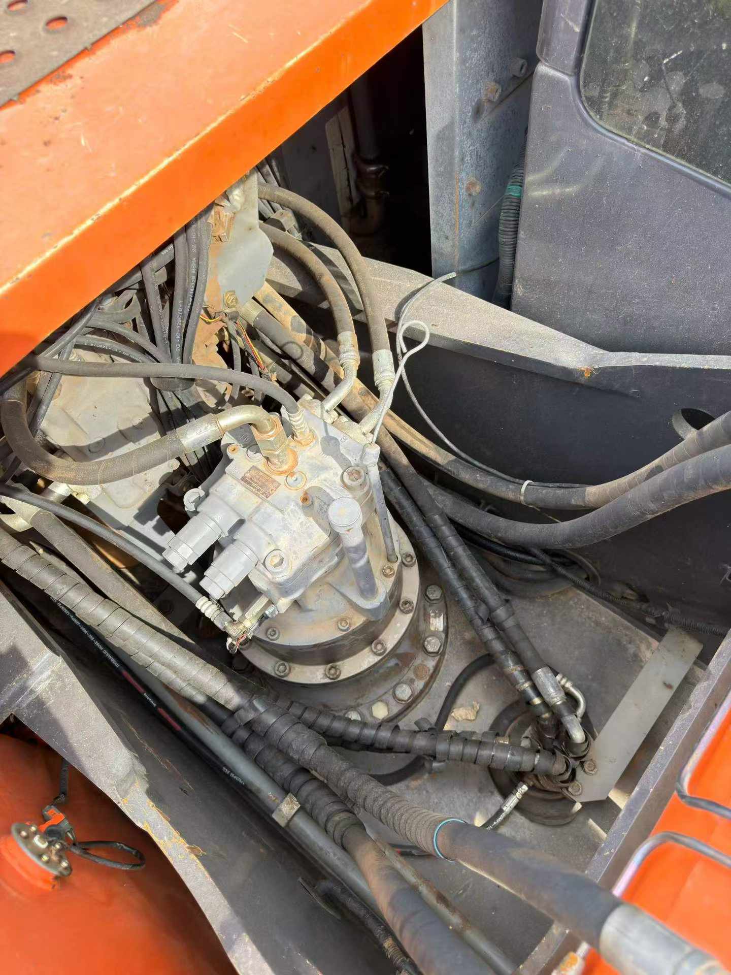 Buy Hitachi ZX200-5G Used Excavator / 6 Buy Hitachi ZX200-5G Used Excavator / 6