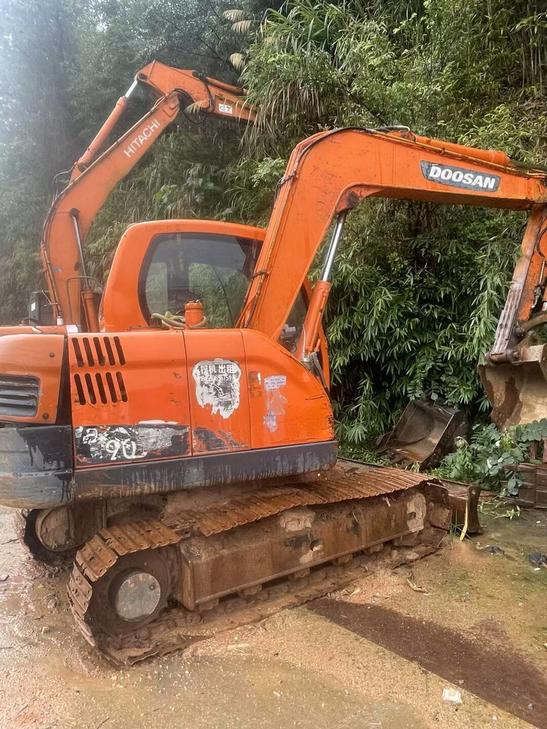 Buy Doosan DX75-10 Used Excavator / 1