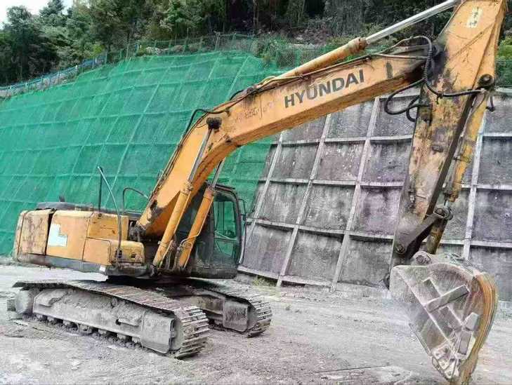 Buy Hyundai R215-7 Used Excavator / 1