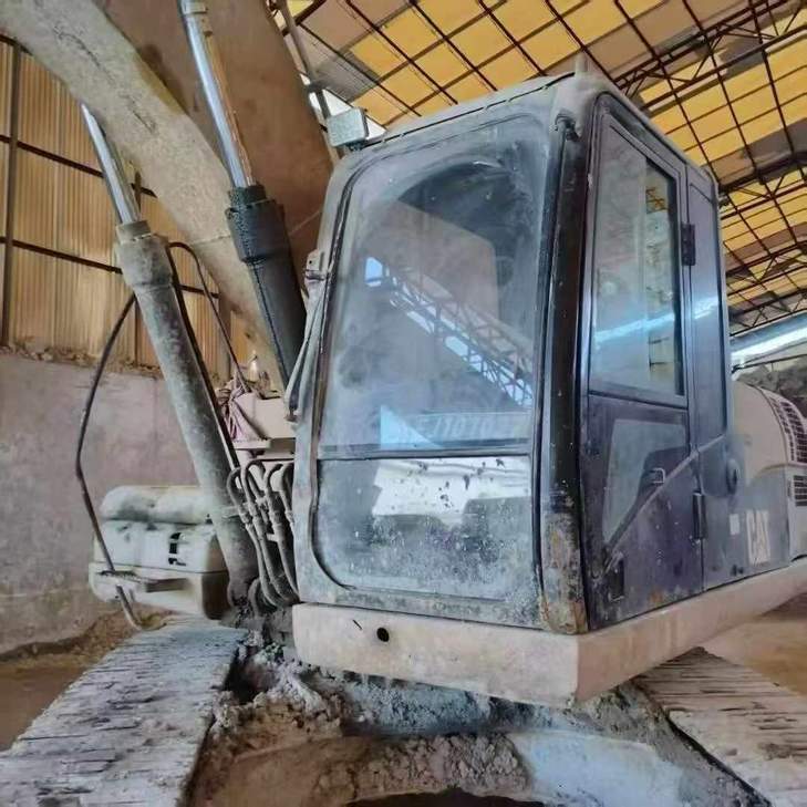 Buy Caterpillar 320D Used Excavator / 1