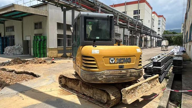 Buy XCMG XE60 Used Excavator / 1