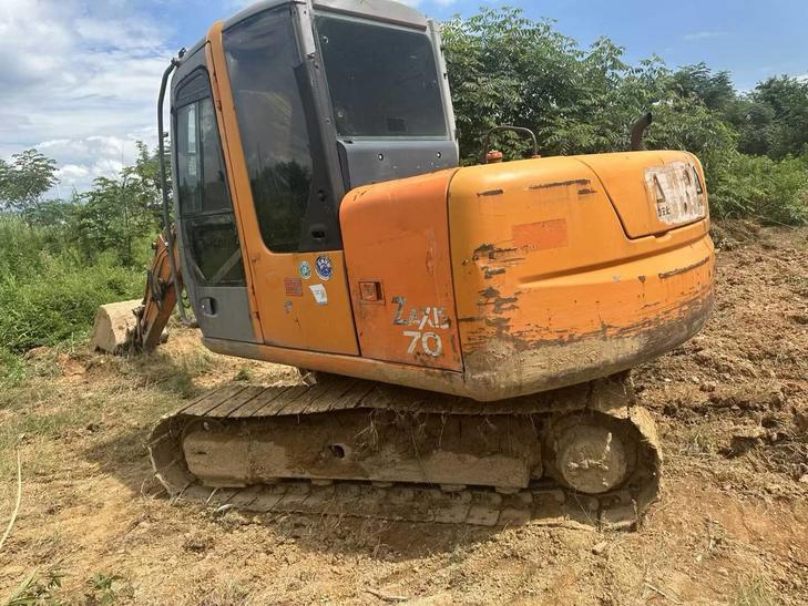 Buy Hitachi EX70 Used Excavator / 1