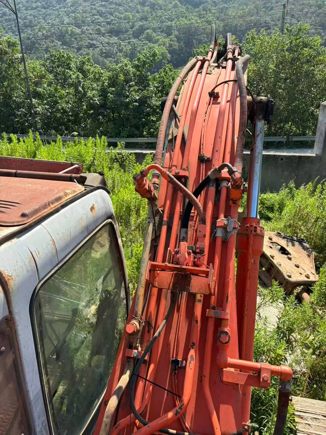 Buy Hitachi ZX200-6 Used Excavator / 6 Buy Hitachi ZX200-6 Used Excavator / 6