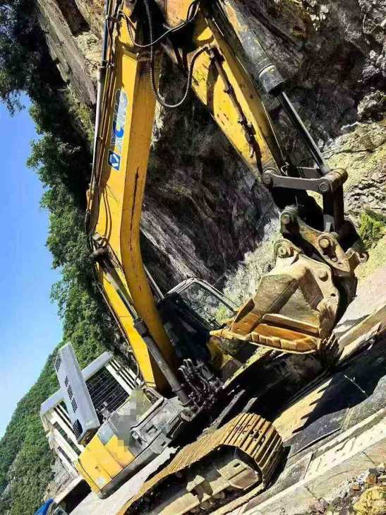 Buy XCMG XE265C Used Excavator / 1