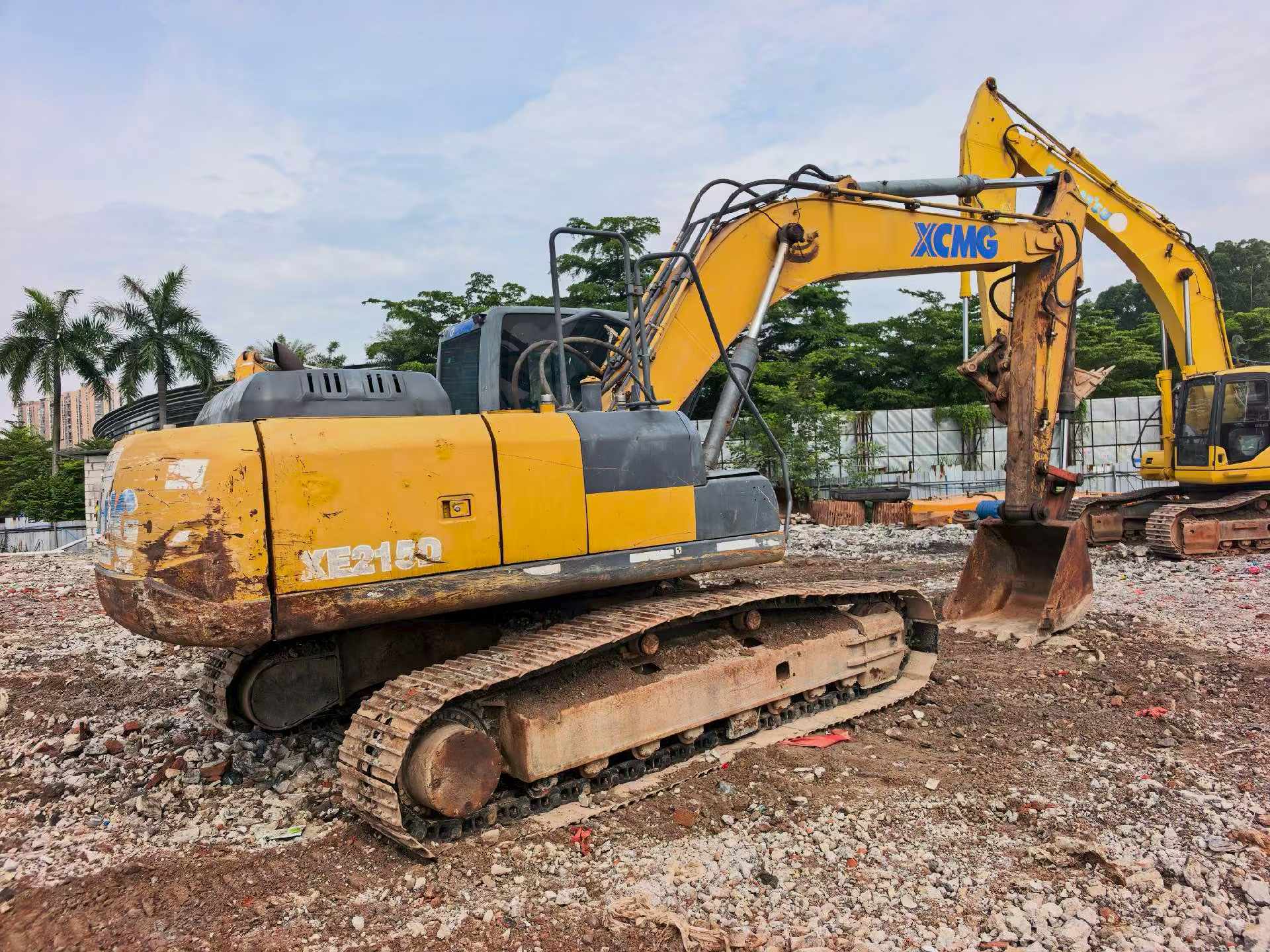 Buy XCMG XE200D Used Excavator / 1