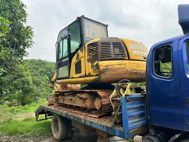 Buy Komatsu PC70-8 Used Excavator / 1