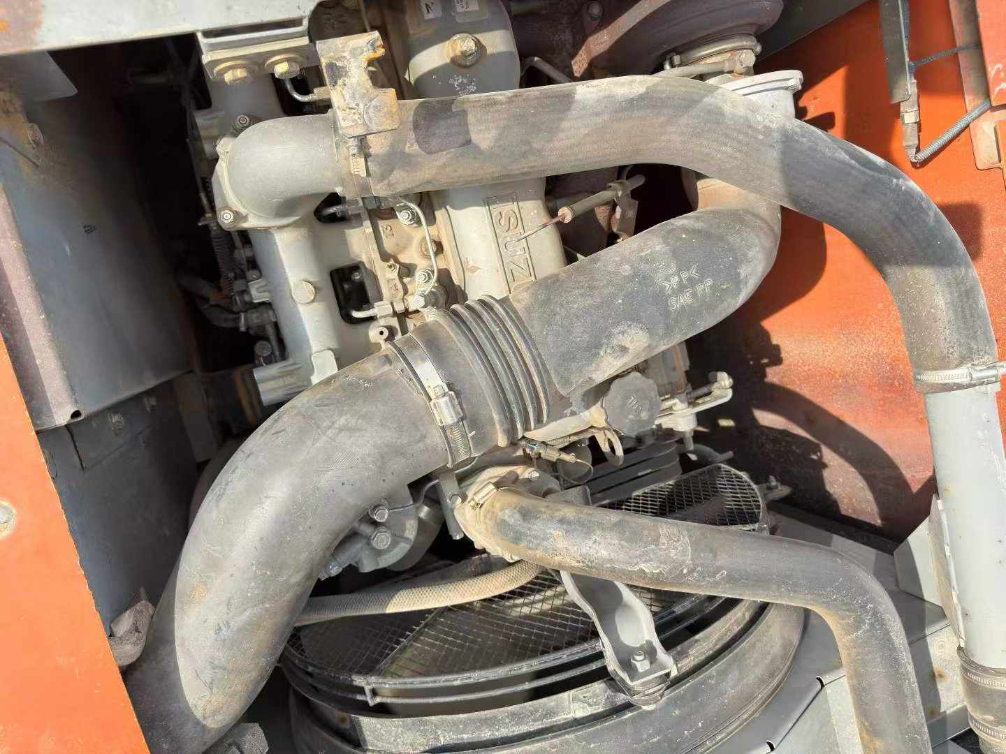 Buy Hitachi ZX200-5G Used Excavator / 4 Buy Hitachi ZX200-5G Used Excavator / 4