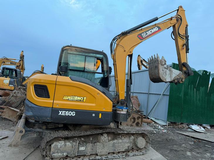 Buy XCMG XE60 Used Excavator / 1