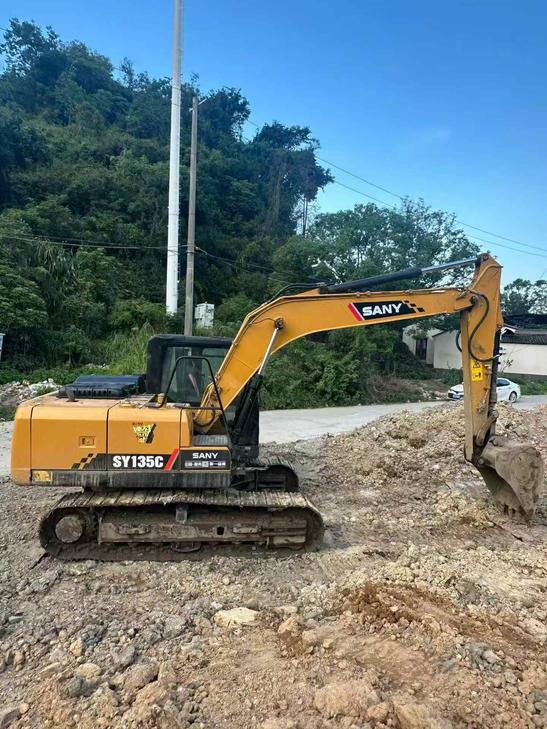 Buy Sany SY135C Used Excavator / 1
