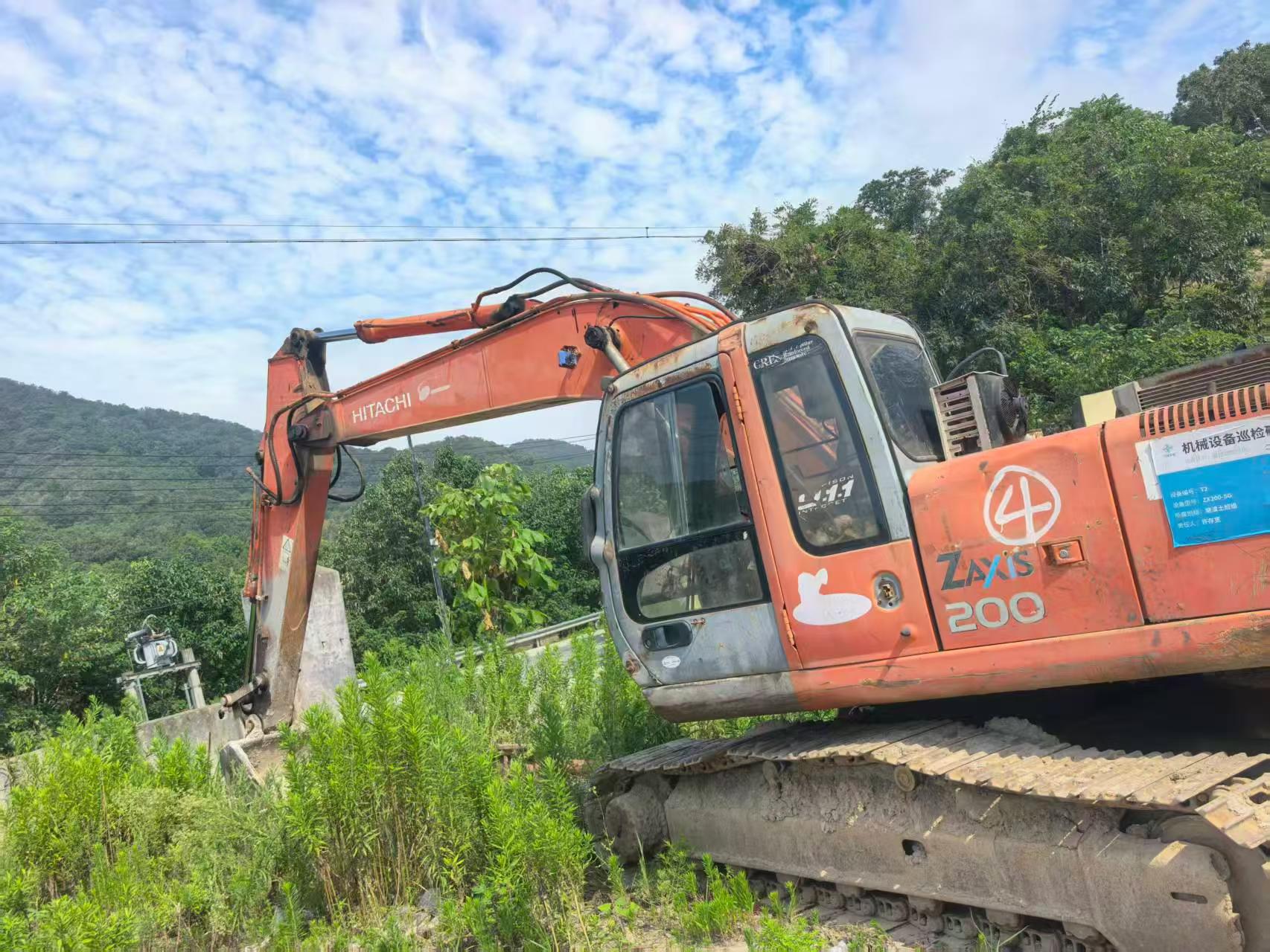 Buy Hitachi ZX200-6 Used Excavator / 2 Buy Hitachi ZX200-6 Used Excavator / 2