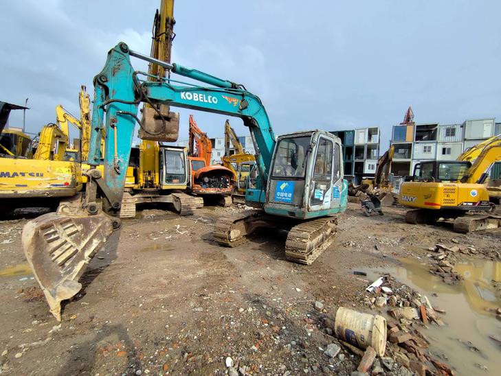 Buy Kobelco SK60-3 Used Excavator / 1