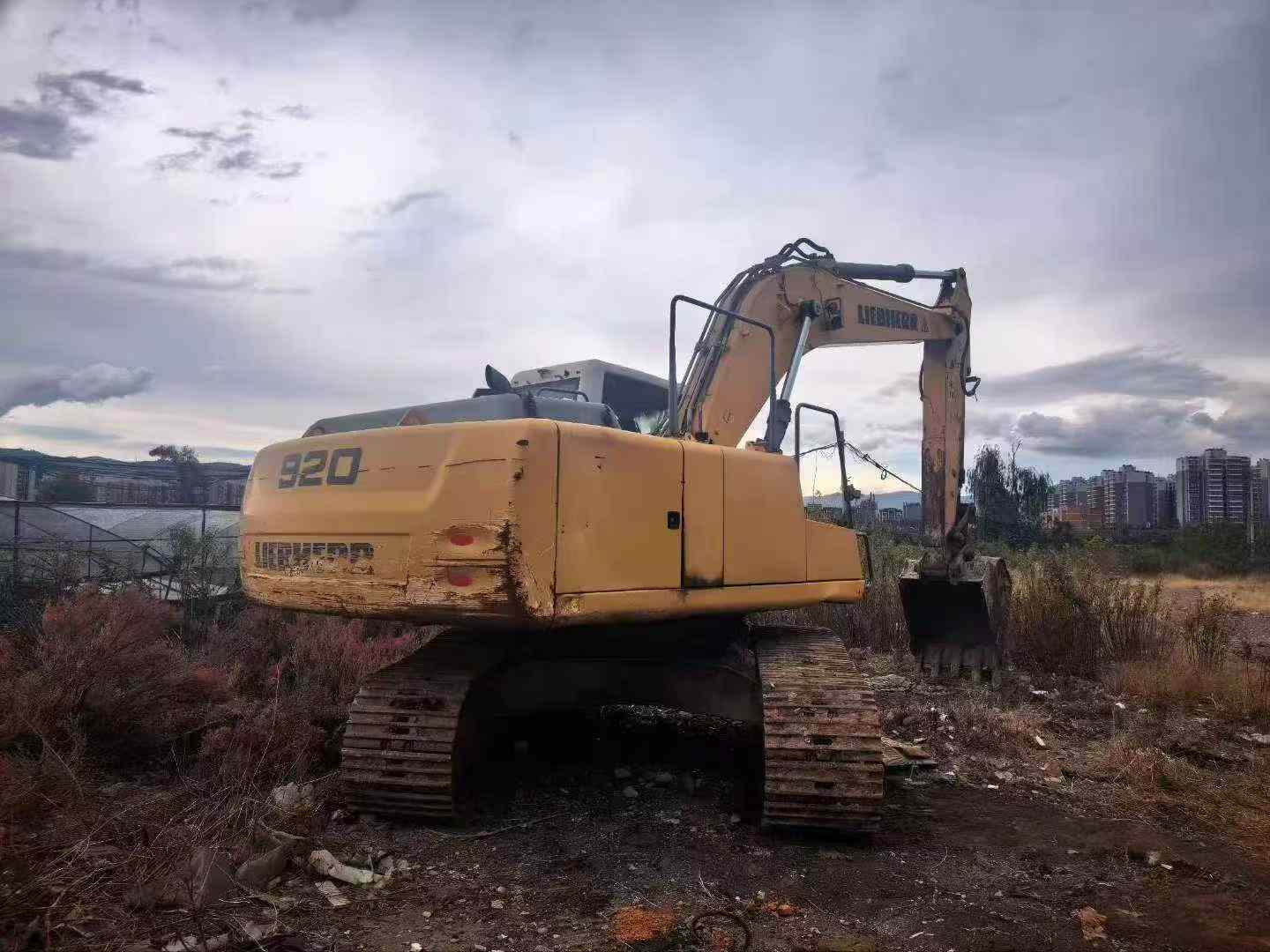 Buy Liebherr Used Excavator / 1
