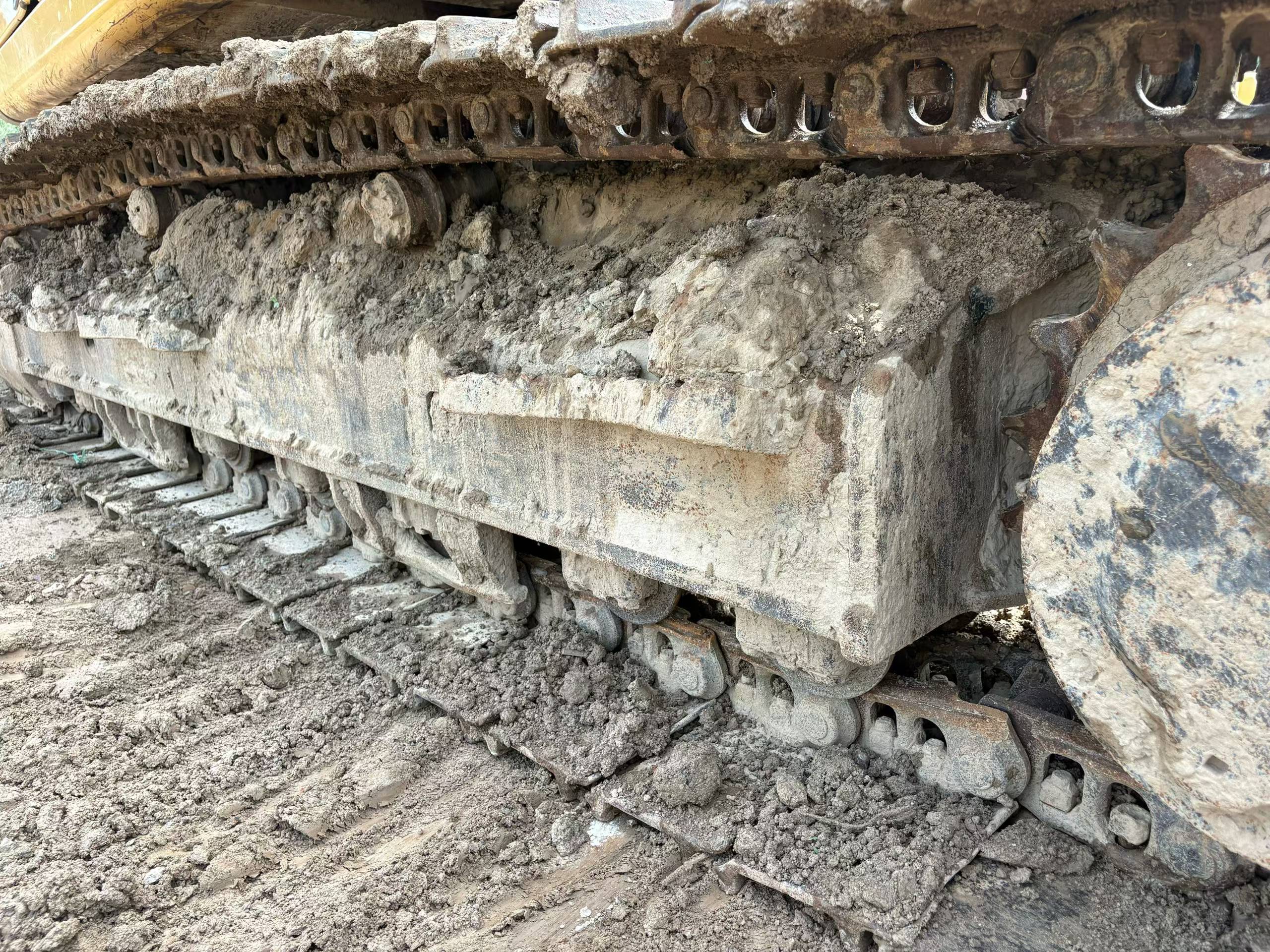 Buy Caterpillar 323 Used Excavator / 8 Buy Caterpillar 323 Used Excavator / 8