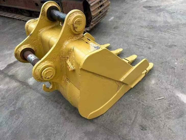 Buy Caterpillar 323 Used Excavator / 1